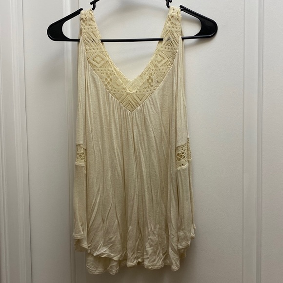 Spoiled Tops - SPOILED woman’s size small hippie flowy shirt top